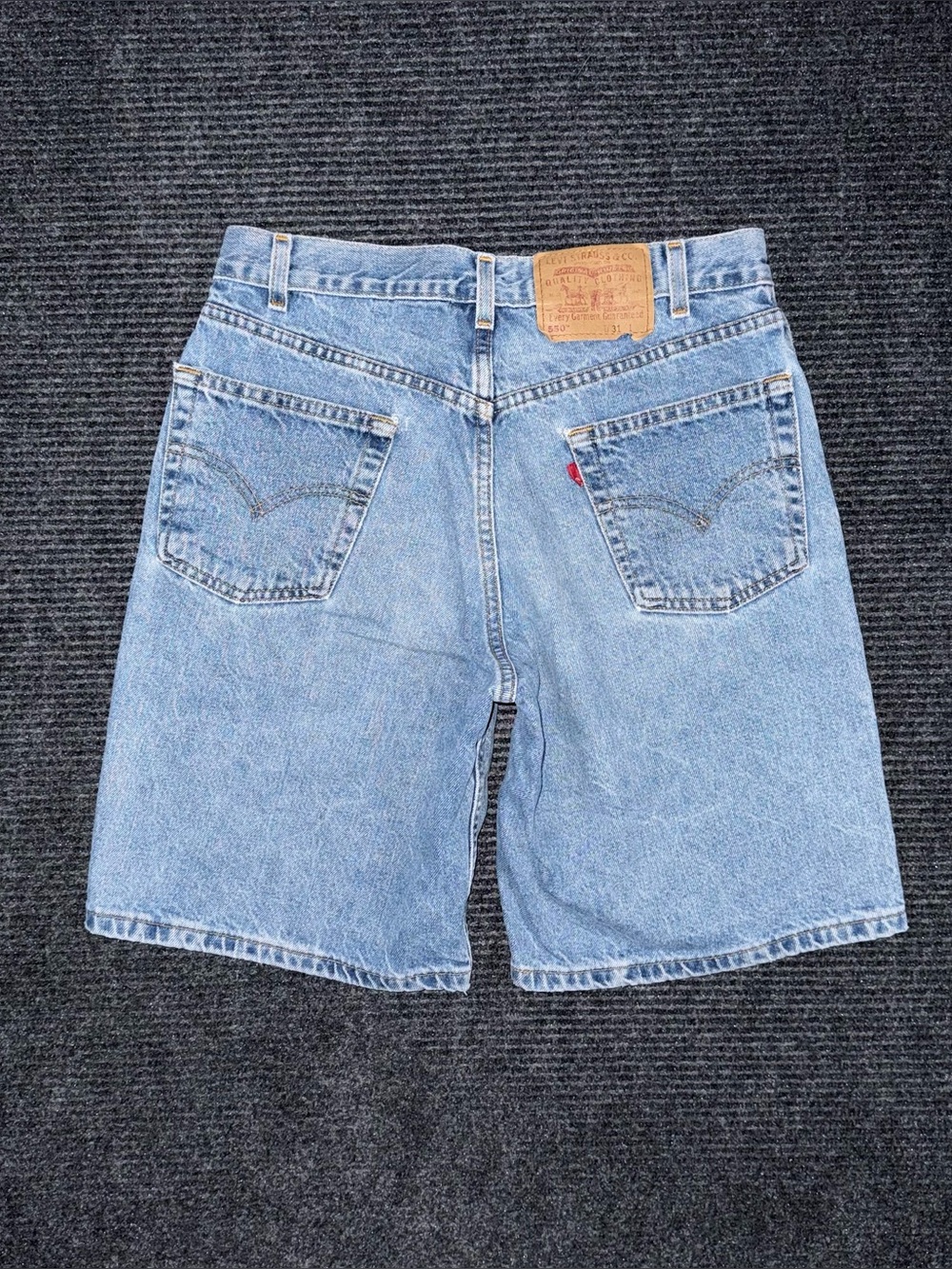 Vintage 90s Levi’s 550 Relaxed Fit Denim Shorts Sz 29 (tag 31) Distressed Jorts